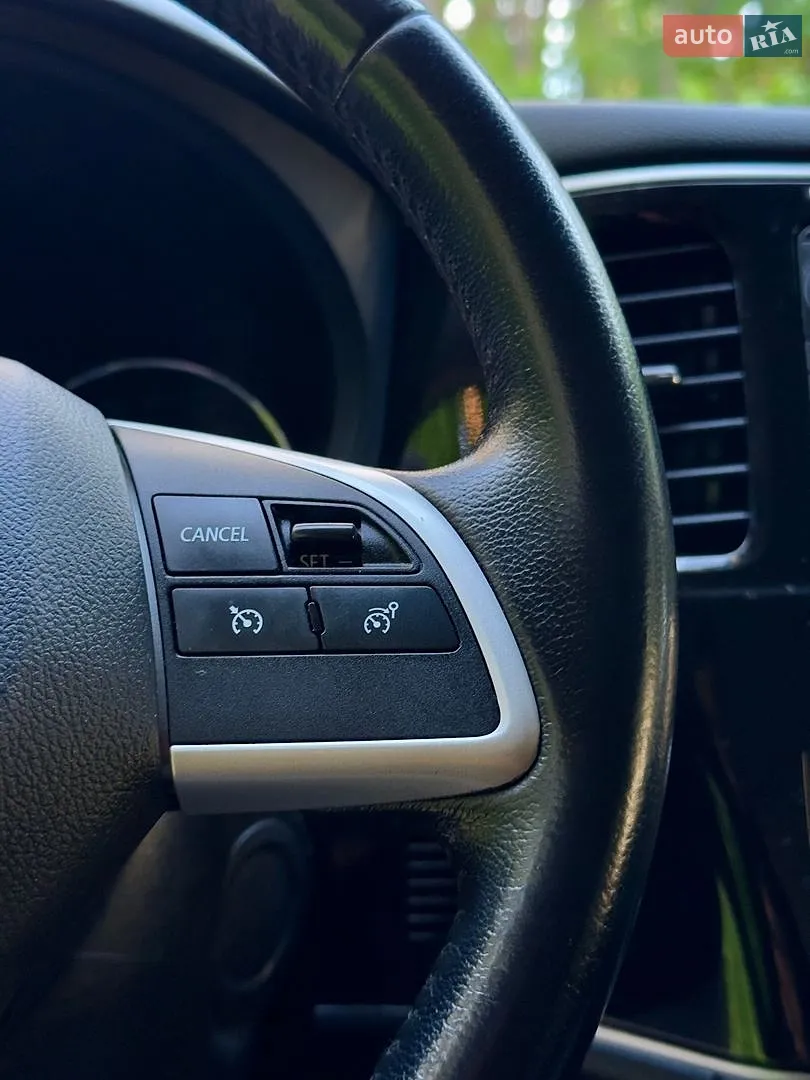 2014 Mitsubishi Outlander - мініатюра 36