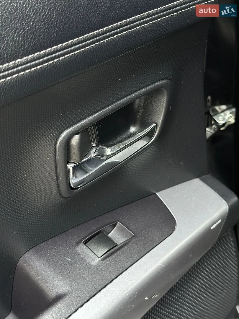 2011 Mitsubishi Outlander - мініатюра 61