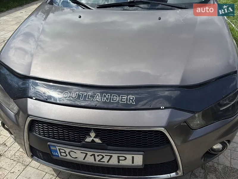 Mitsubishi Outlander 2011