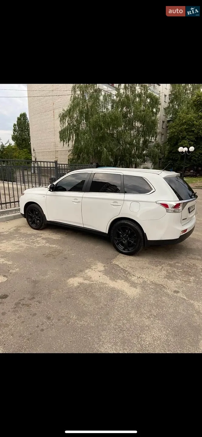 2013 Mitsubishi Outlander - мініатюра 2