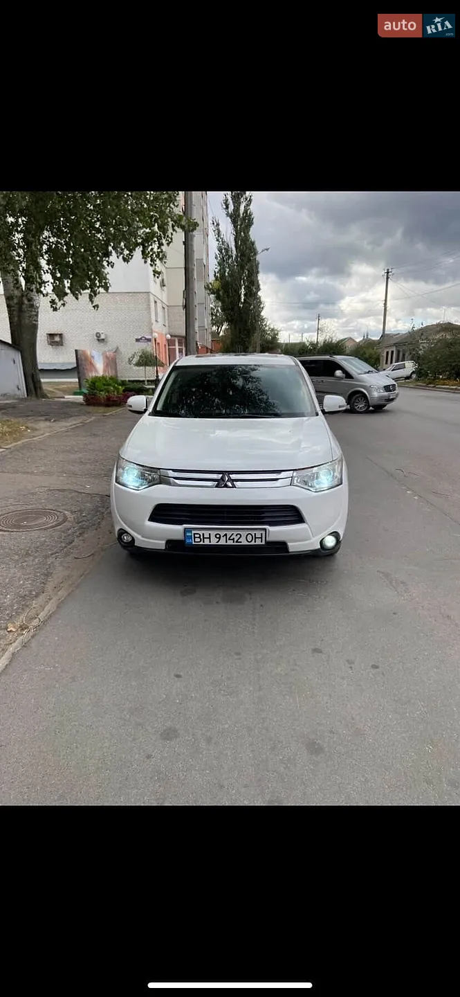 2013 Mitsubishi Outlander - мініатюра 4
