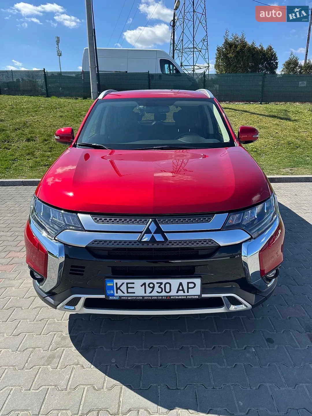 2021 Mitsubishi Outlander - фото 1