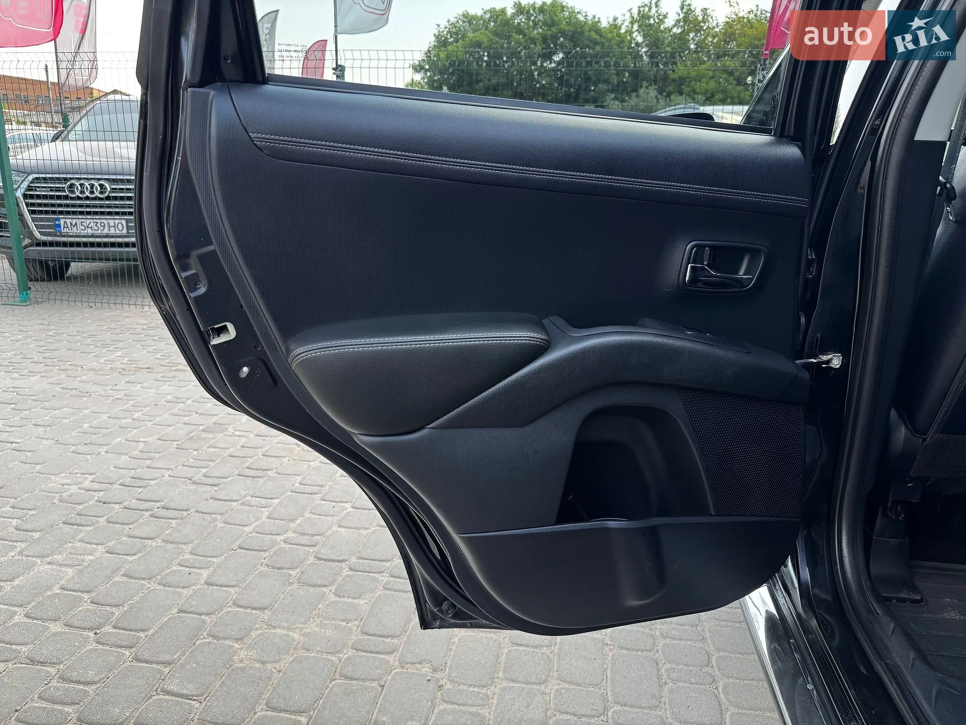 2011 Mitsubishi Outlander - мініатюра 26
