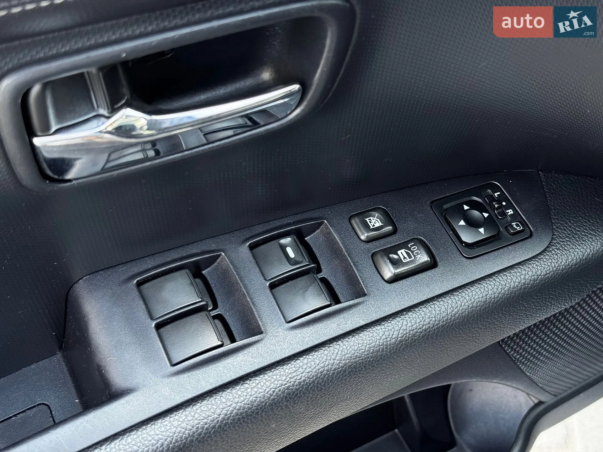 2011 Mitsubishi Outlander - мініатюра 38