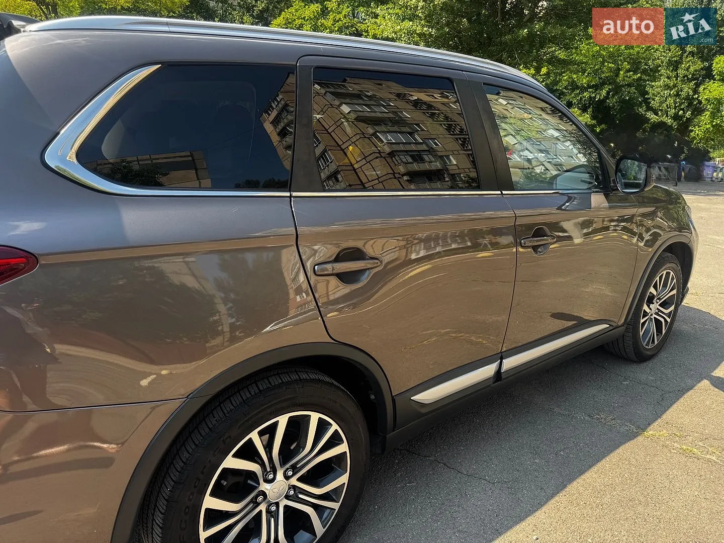 2017 Mitsubishi Outlander - мініатюра 10