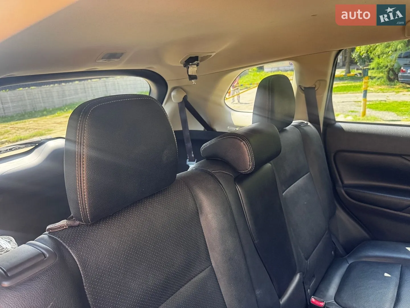 2017 Mitsubishi Outlander - мініатюра 17