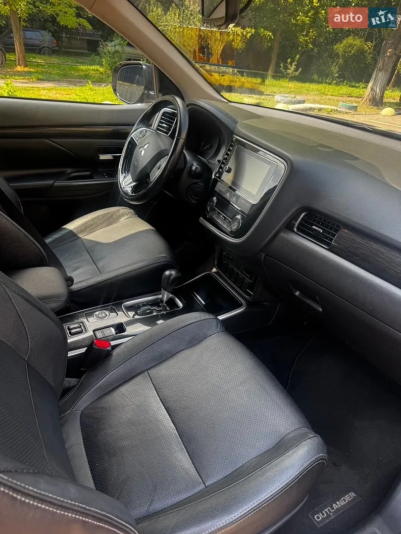 2017 Mitsubishi Outlander - мініатюра 18
