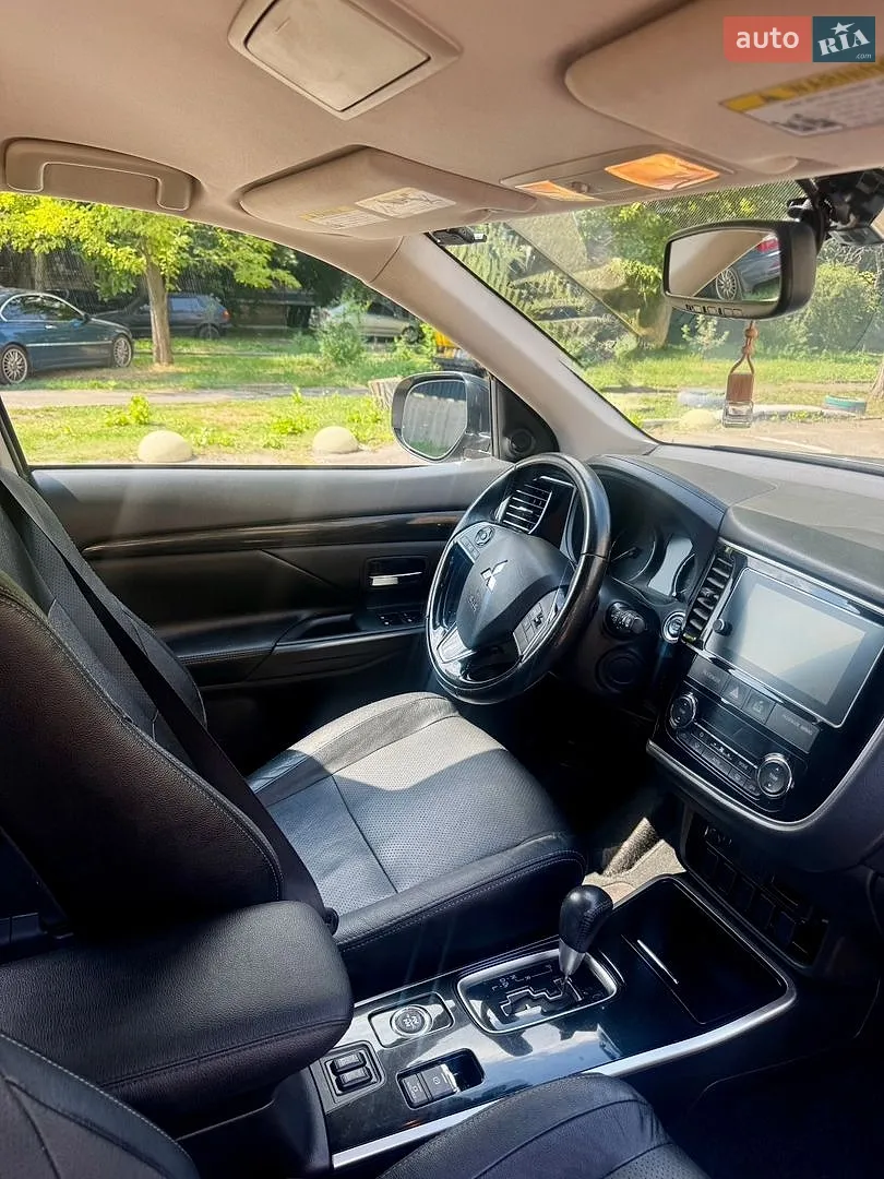 2017 Mitsubishi Outlander - мініатюра 19
