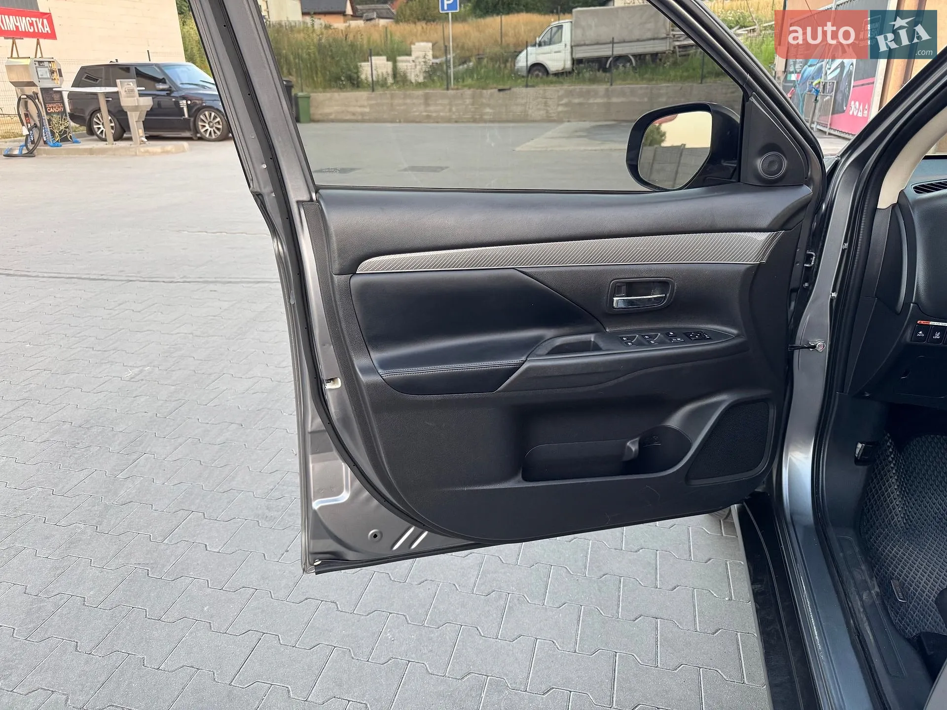 2020 Mitsubishi Outlander - мініатюра 27