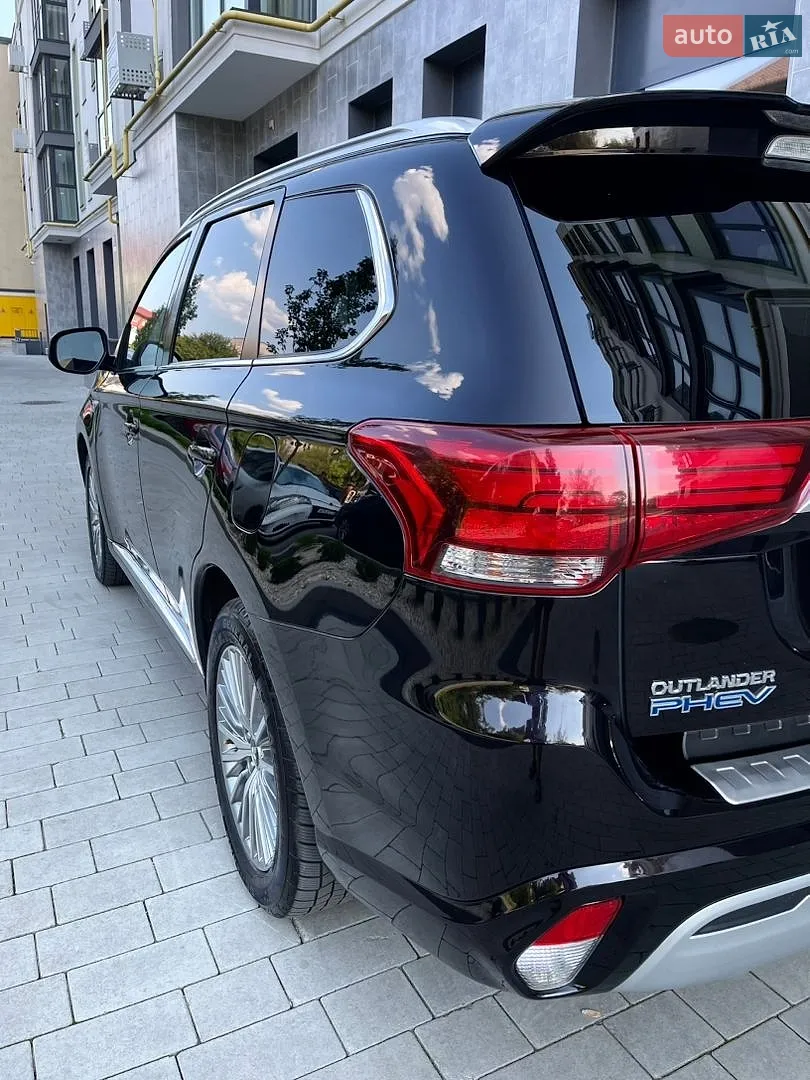 2020 Mitsubishi Outlander - мініатюра 10