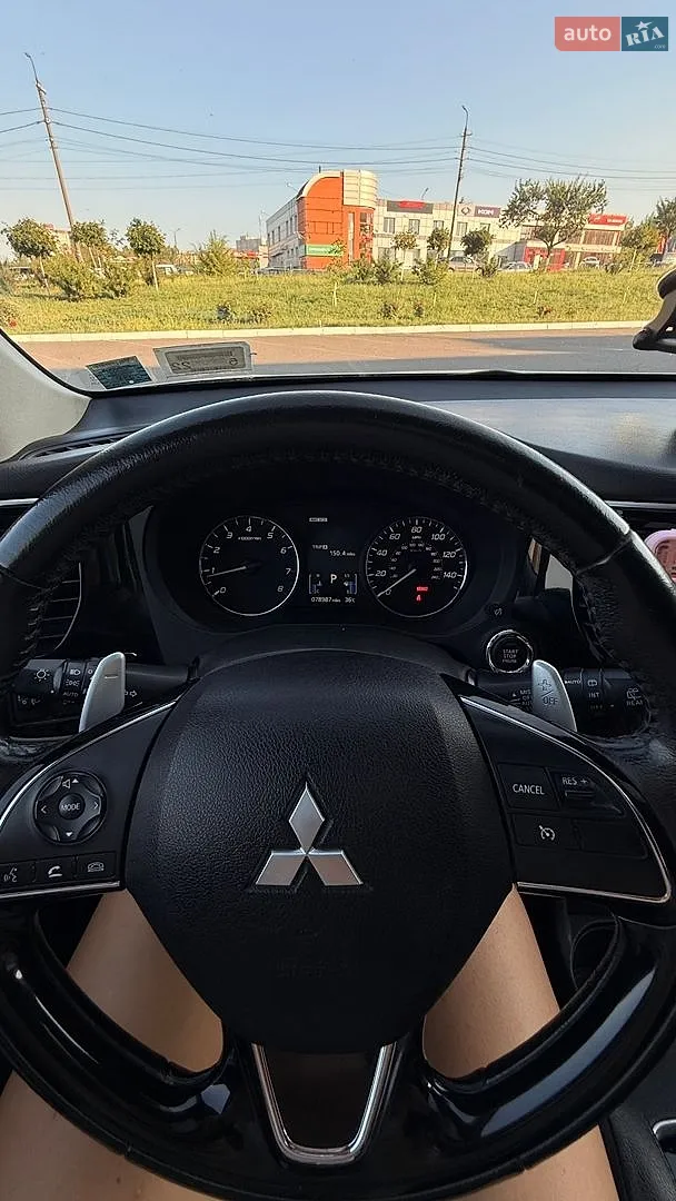 2015 Mitsubishi Outlander - мініатюра 13