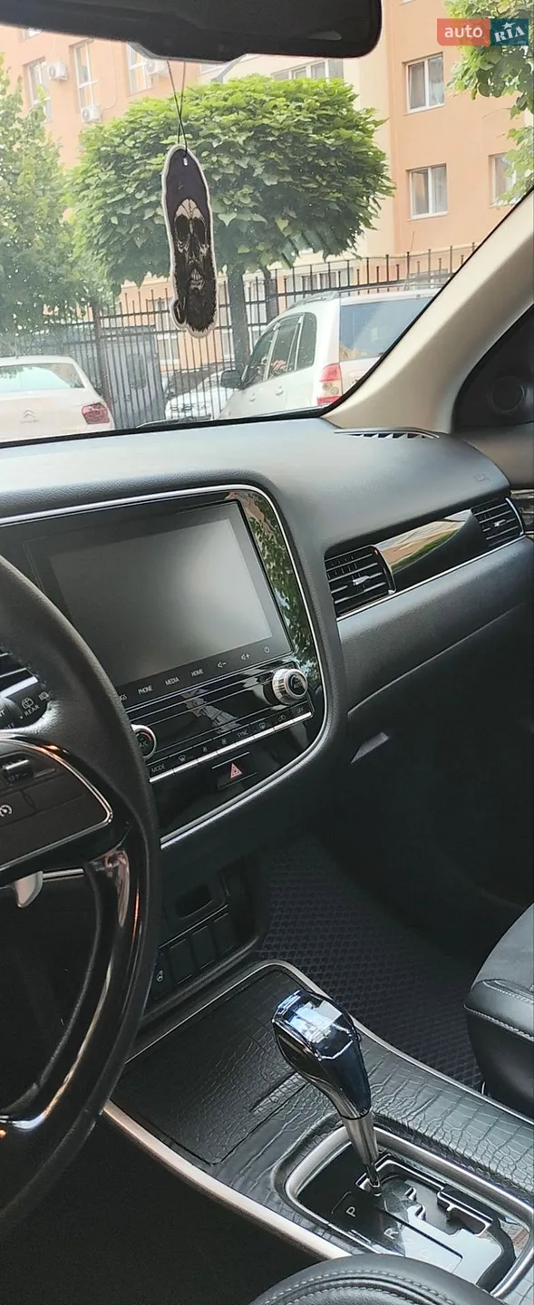 2021 Mitsubishi Outlander - мініатюра 10