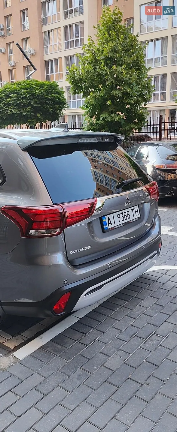 2021 Mitsubishi Outlander - мініатюра 18