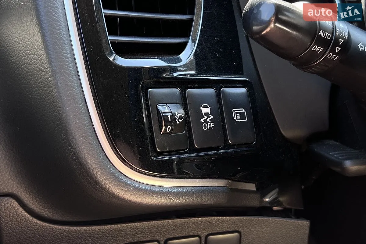2012 Mitsubishi Outlander - мініатюра 15