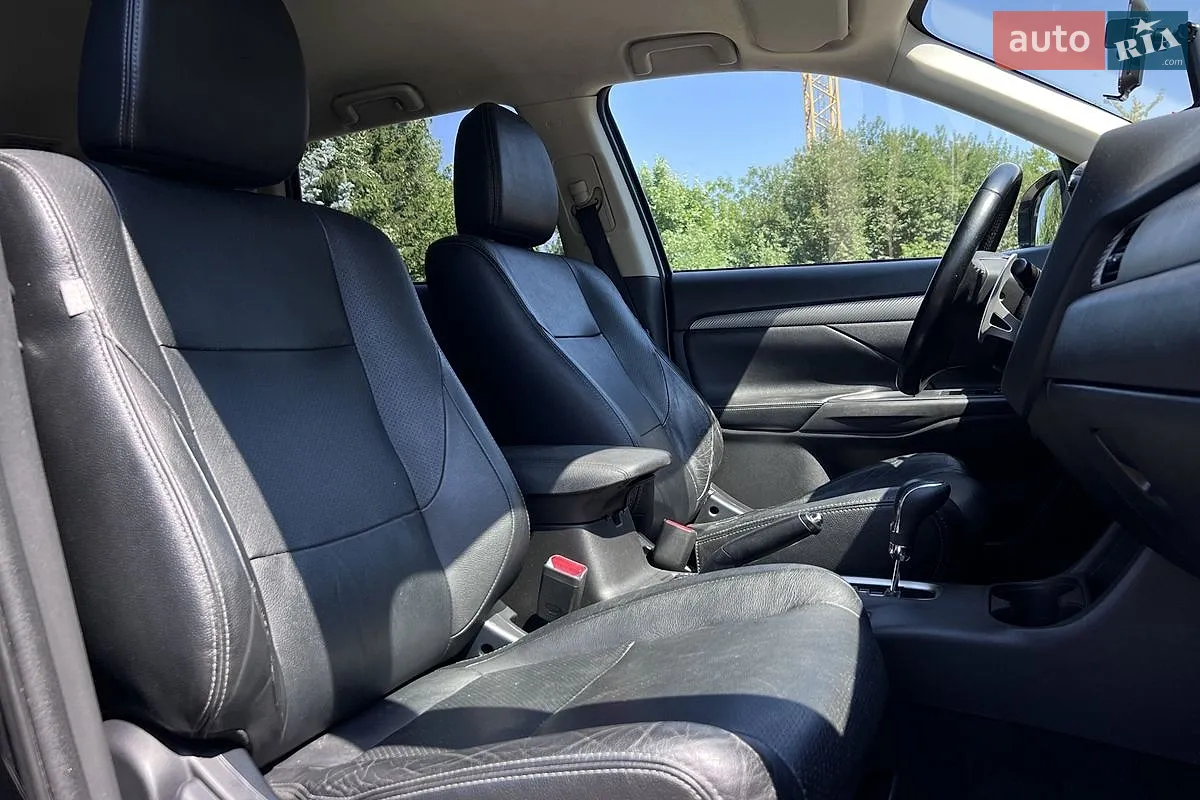 2012 Mitsubishi Outlander - мініатюра 21