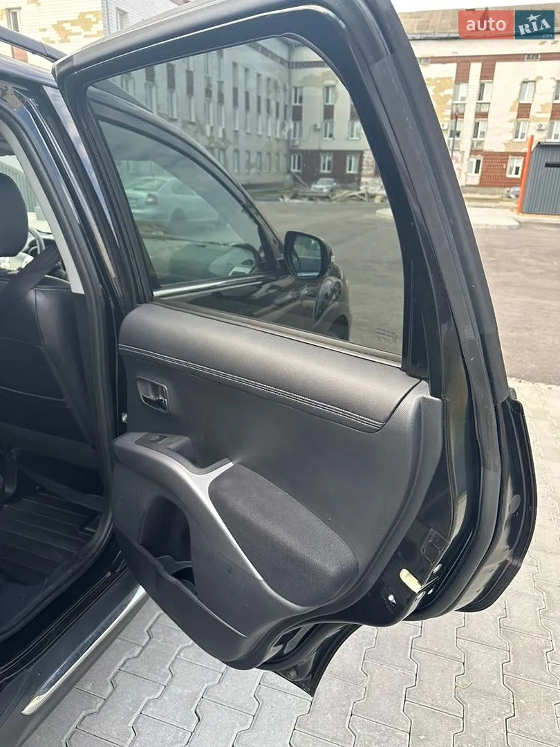 2011 Mitsubishi Outlander - мініатюра 24