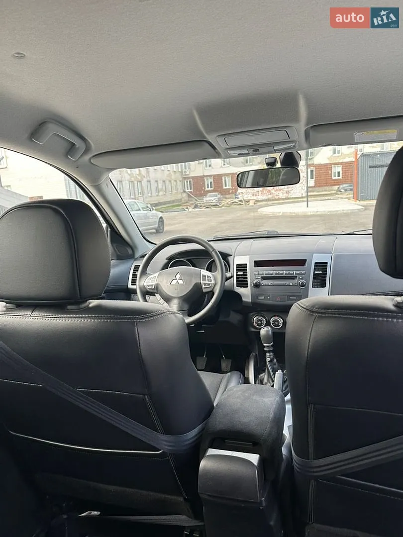 2011 Mitsubishi Outlander - мініатюра 28