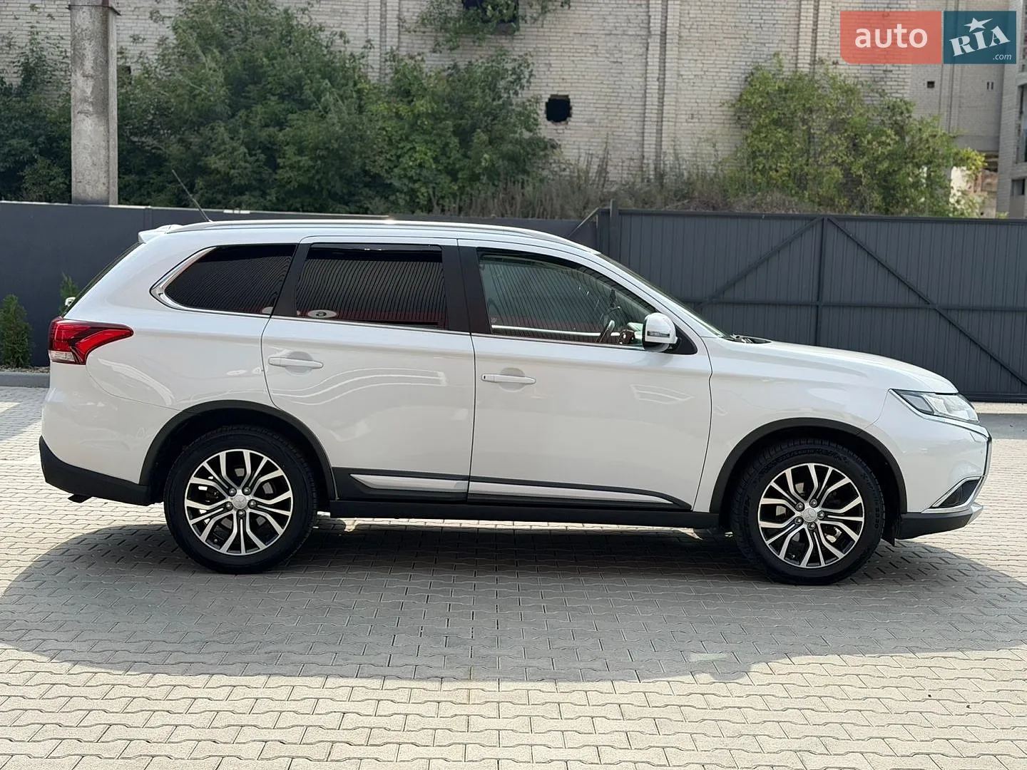 2016 Mitsubishi Outlander - мініатюра 5