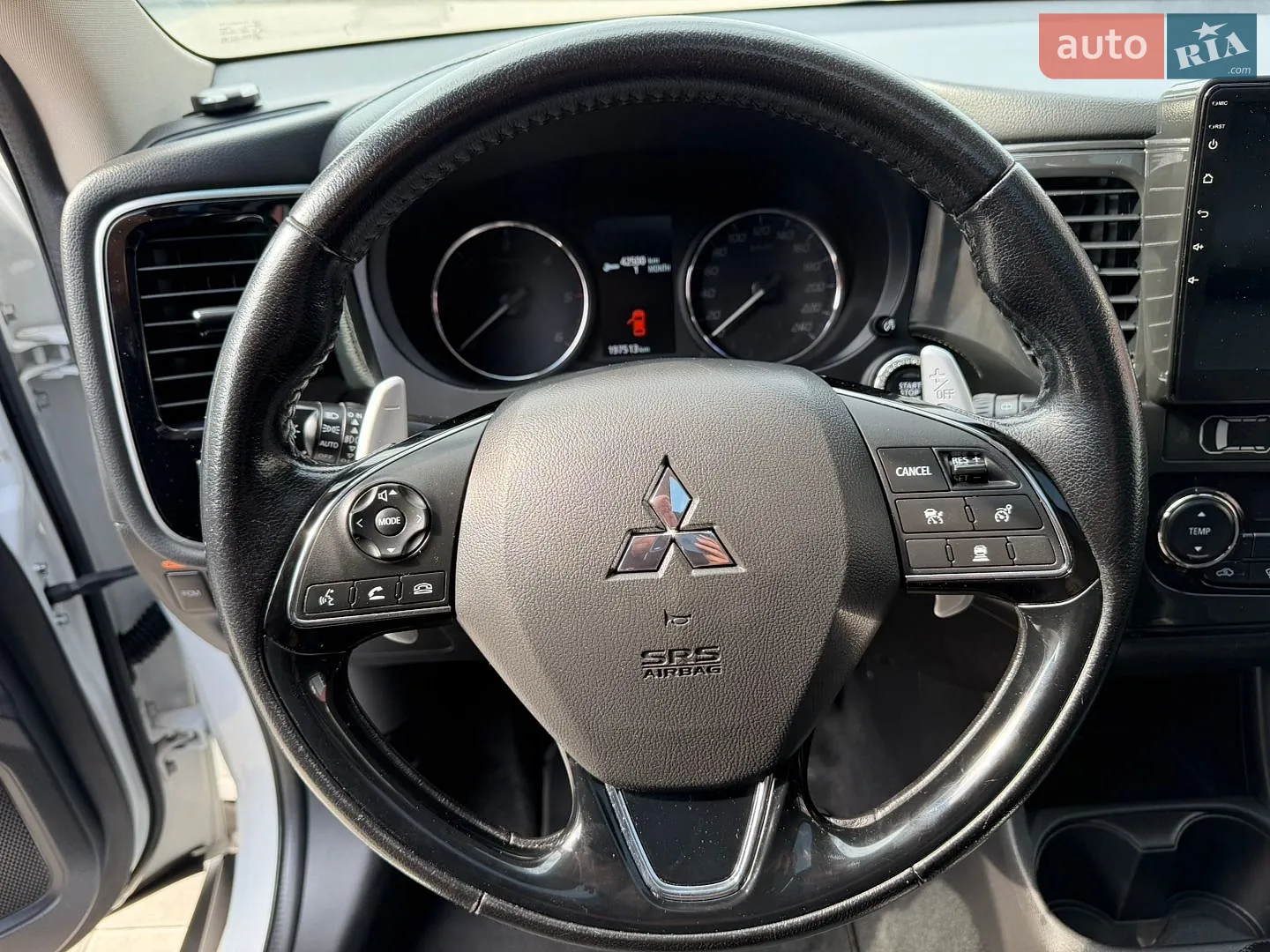 2016 Mitsubishi Outlander - мініатюра 38