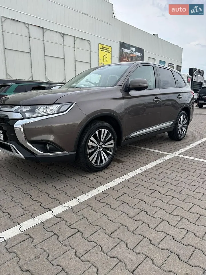 2019 Mitsubishi Outlander - мініатюра 29