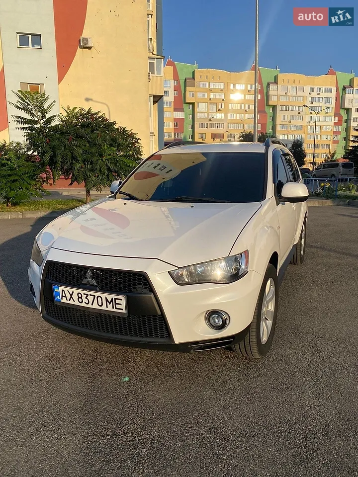 2010 Mitsubishi Outlander - мініатюра 11