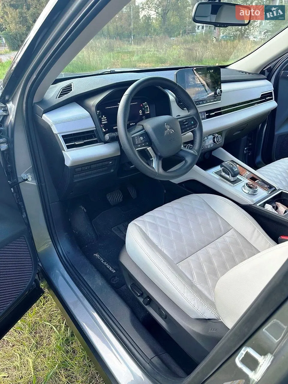2023 Mitsubishi Outlander - мініатюра 24