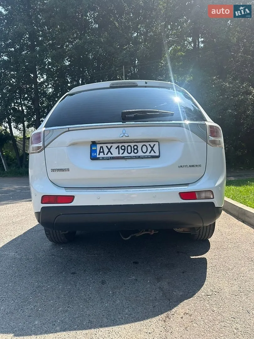 2013 Mitsubishi Outlander - мініатюра 8