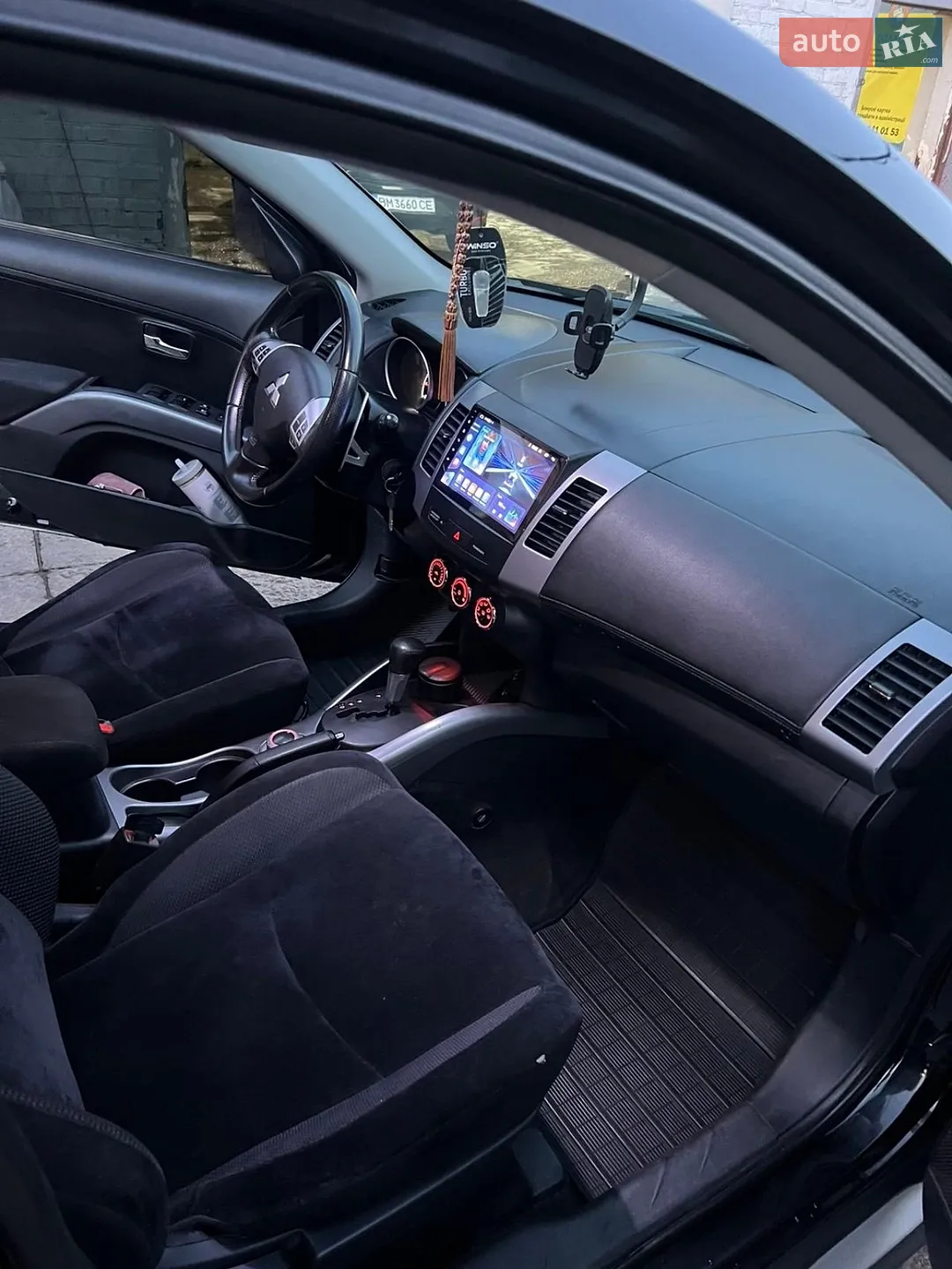 2010 Mitsubishi Outlander - мініатюра 16