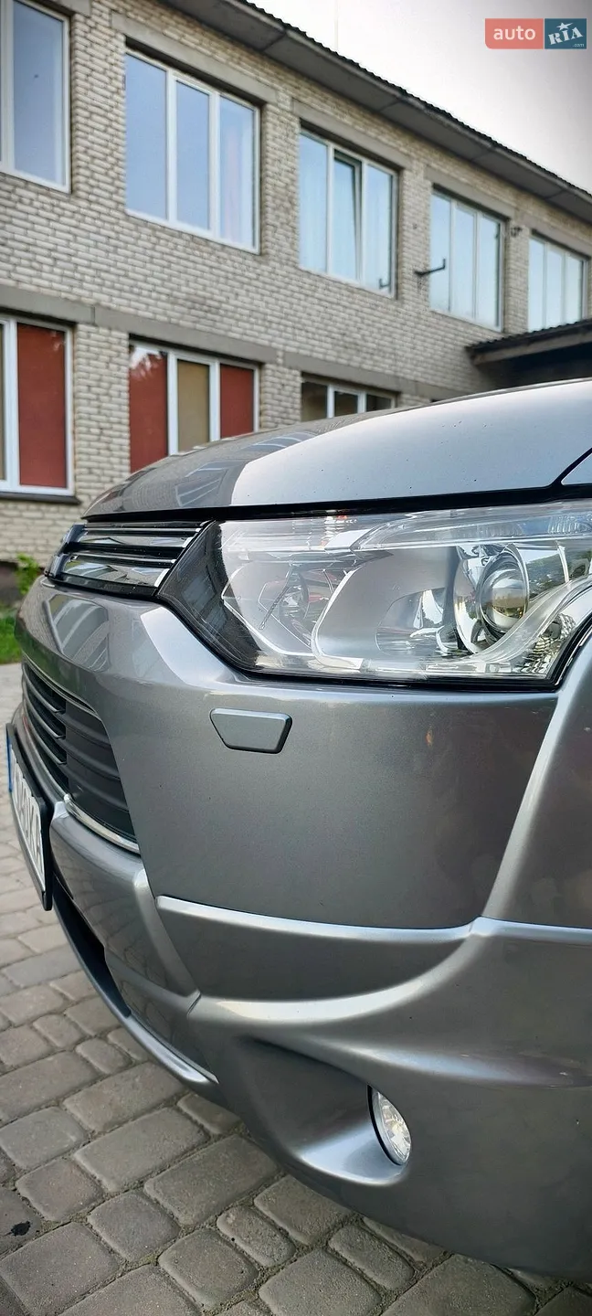 2013 Mitsubishi Outlander - мініатюра 11