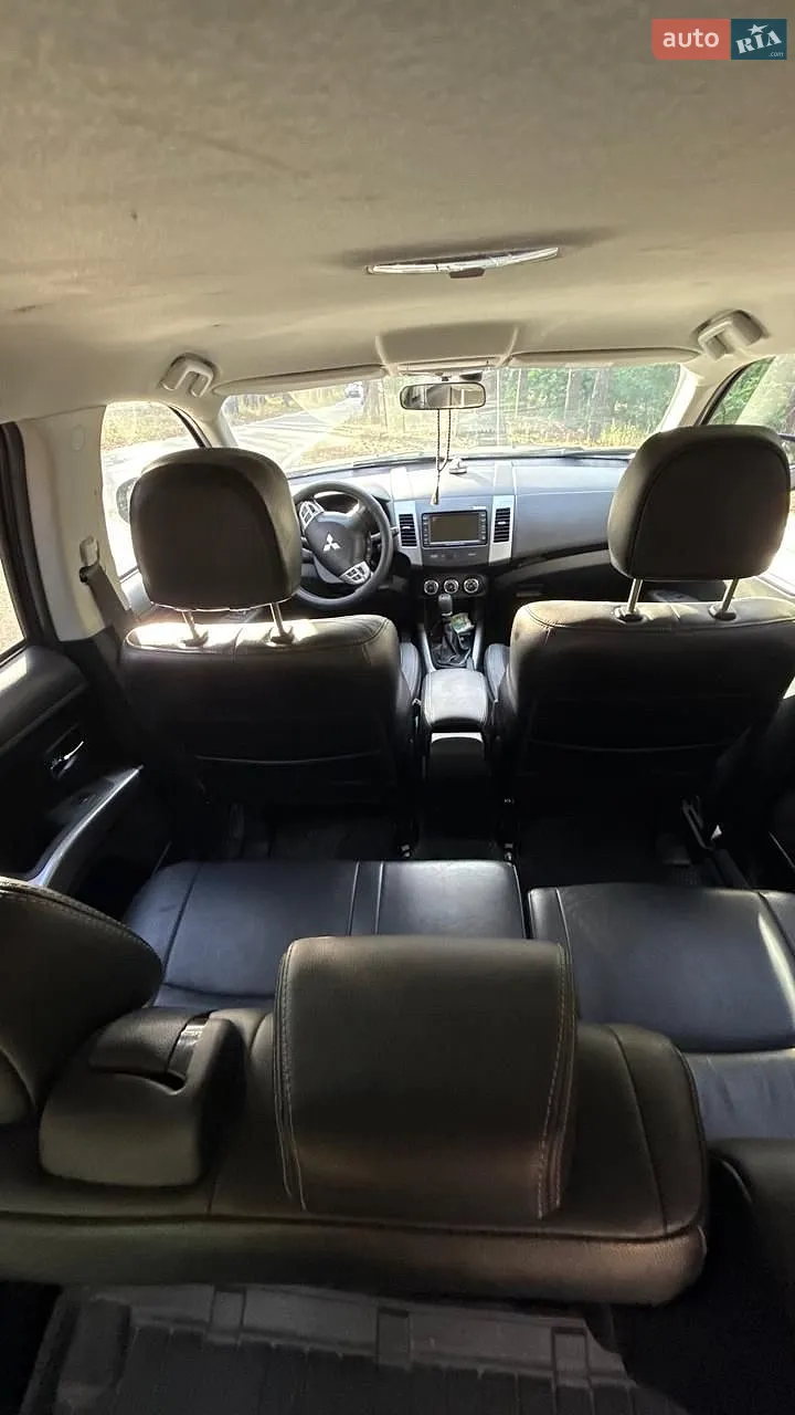 2011 Mitsubishi Outlander - мініатюра 11