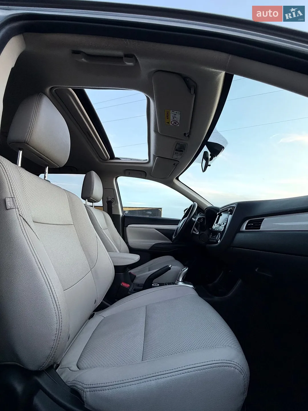 2014 Mitsubishi Outlander - мініатюра 9