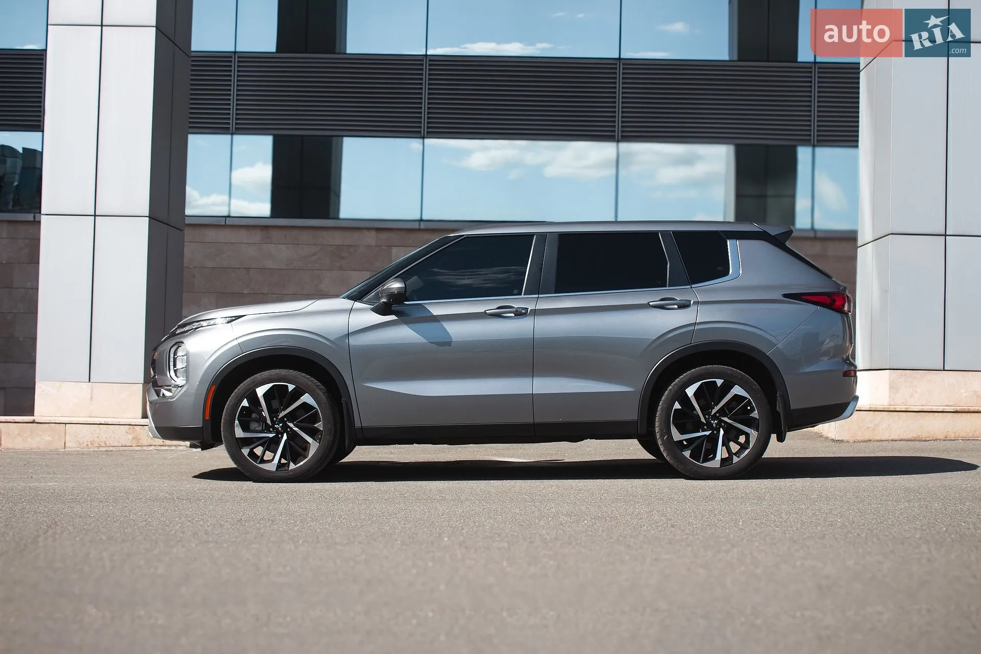 2021 Mitsubishi Outlander - мініатюра 6