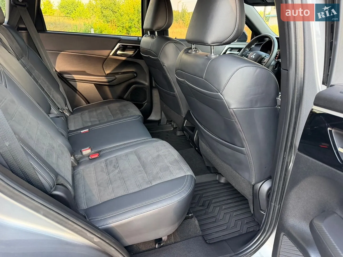 2023 Mitsubishi Outlander - мініатюра 76