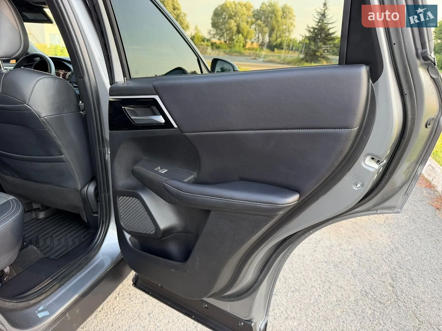 2023 Mitsubishi Outlander - мініатюра 75