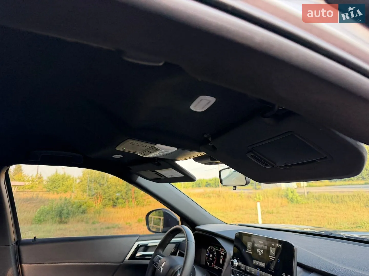 2023 Mitsubishi Outlander - мініатюра 90