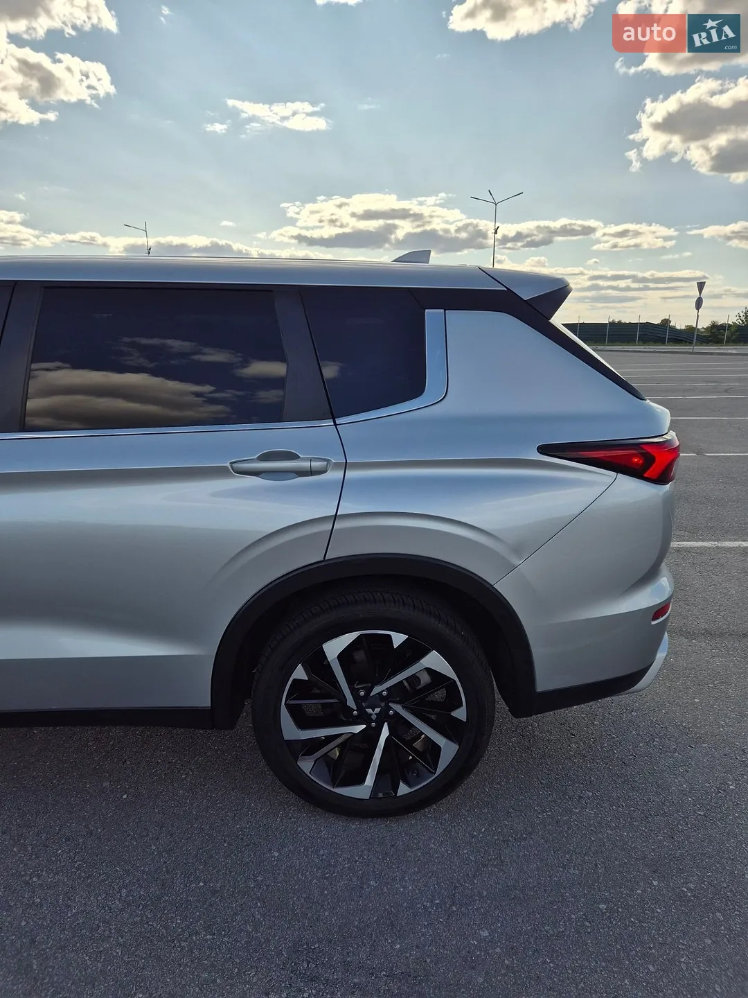 2022 Mitsubishi Outlander - мініатюра 46