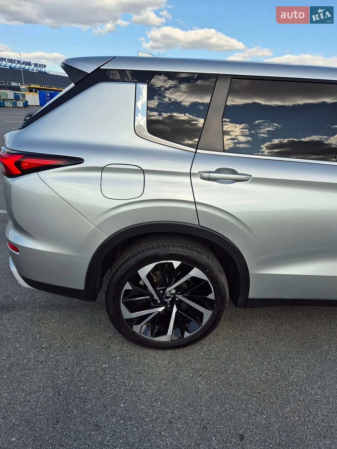 2022 Mitsubishi Outlander - мініатюра 11
