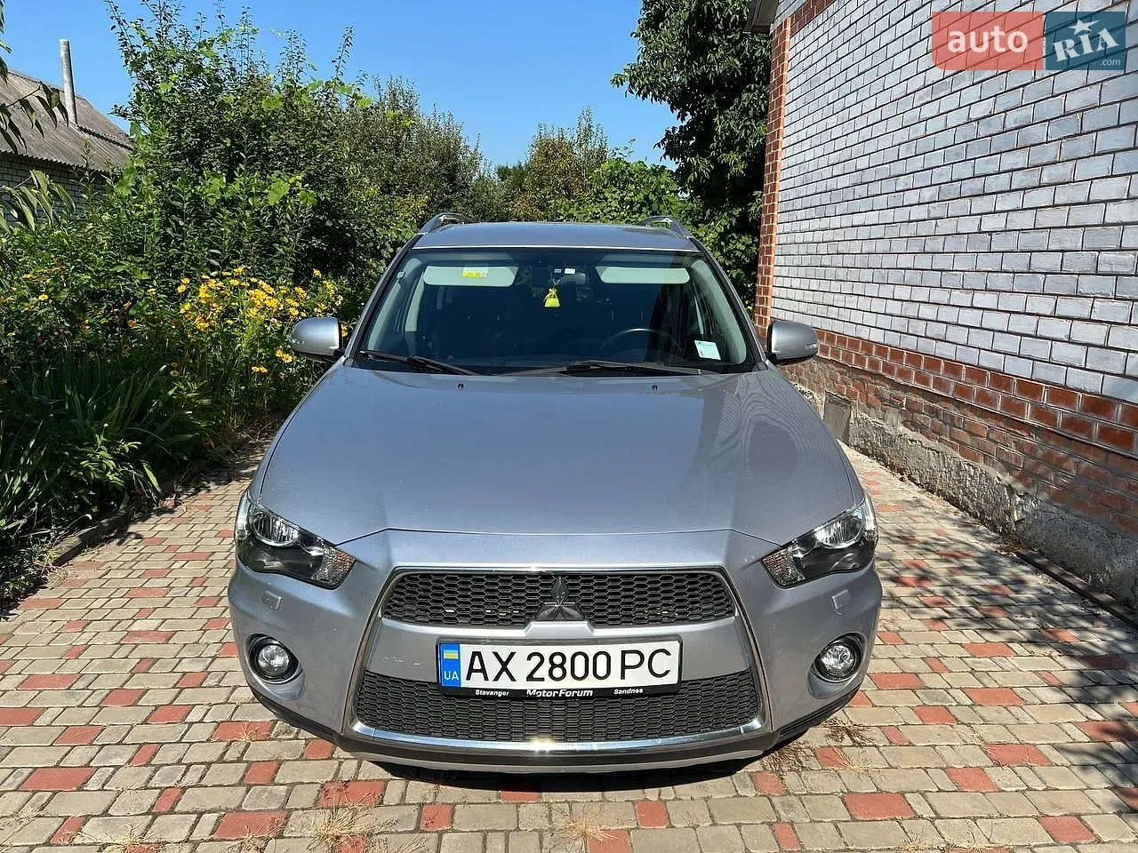 2010 Mitsubishi Outlander - фото 1