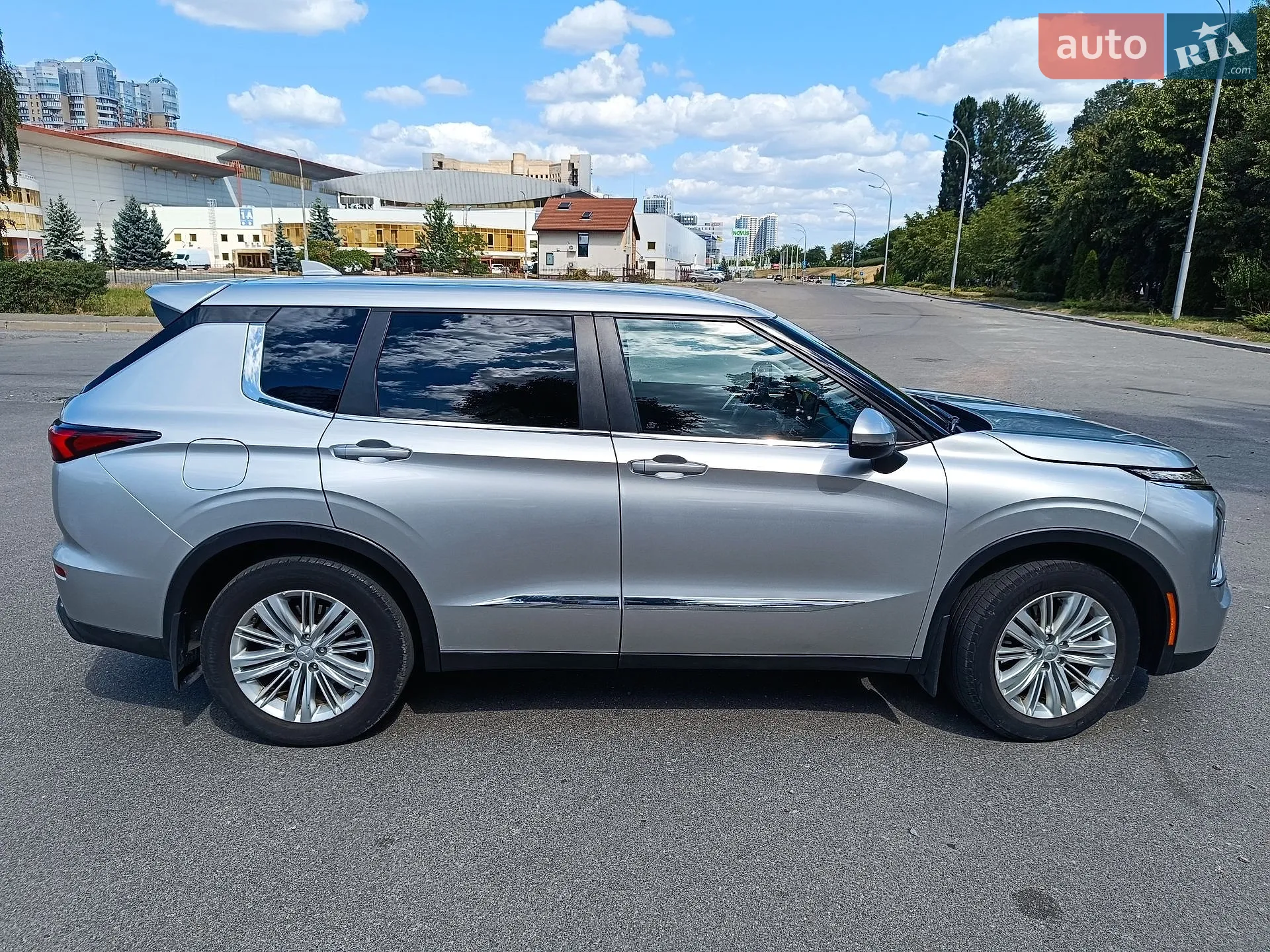 2021 Mitsubishi Outlander - мініатюра 5