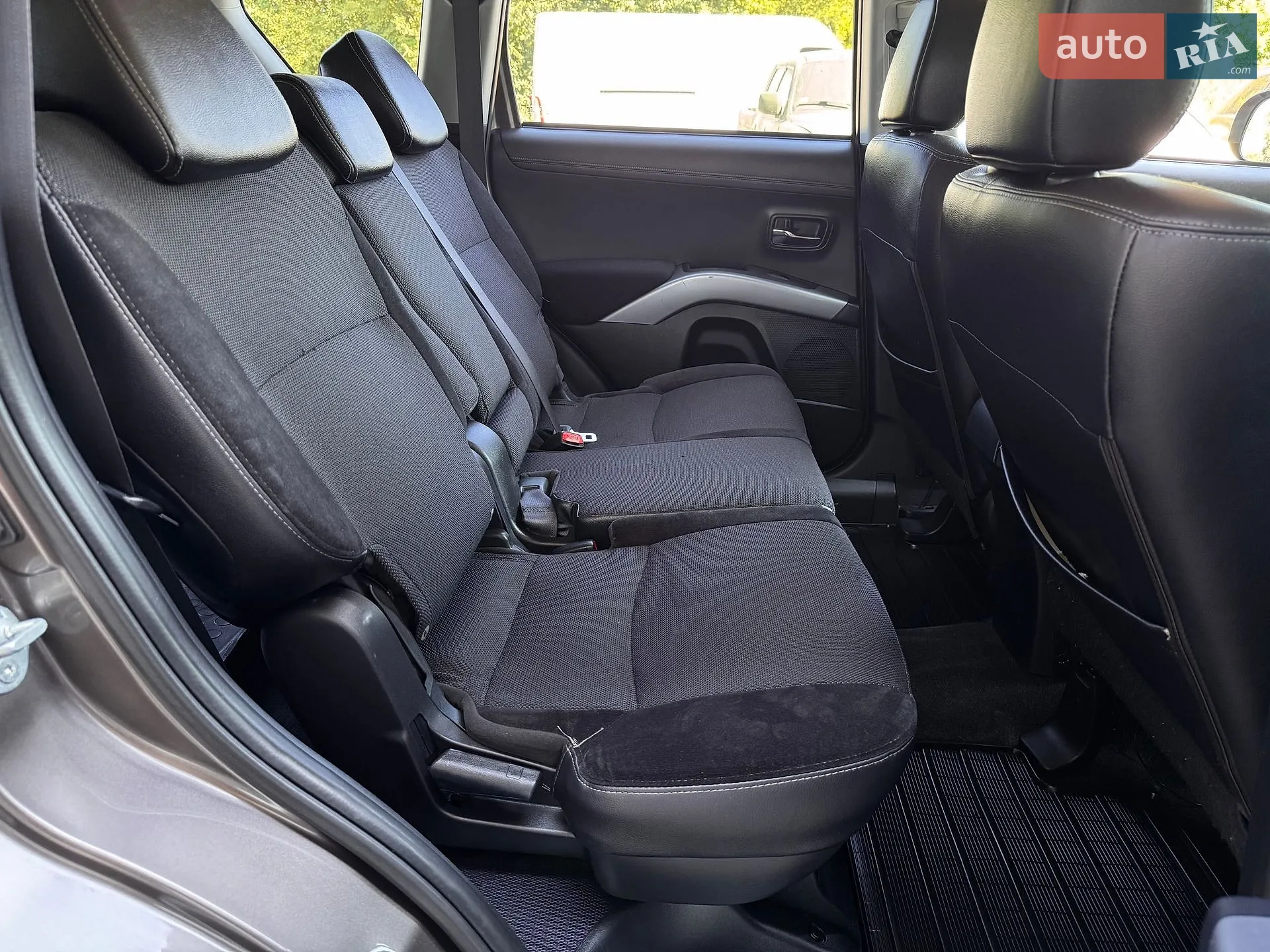 2010 Mitsubishi Outlander - мініатюра 29
