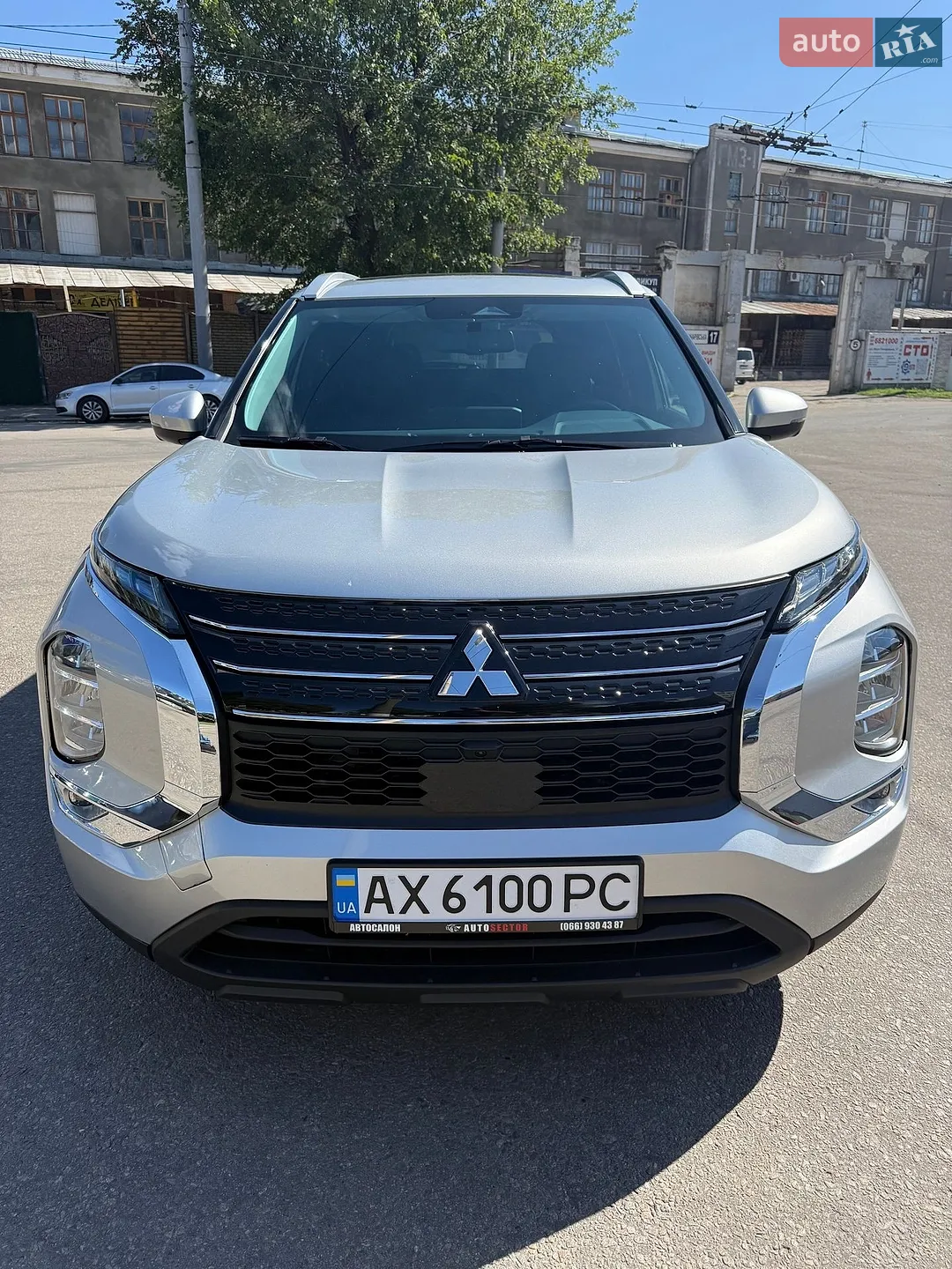 2024 Mitsubishi Outlander - фото 1
