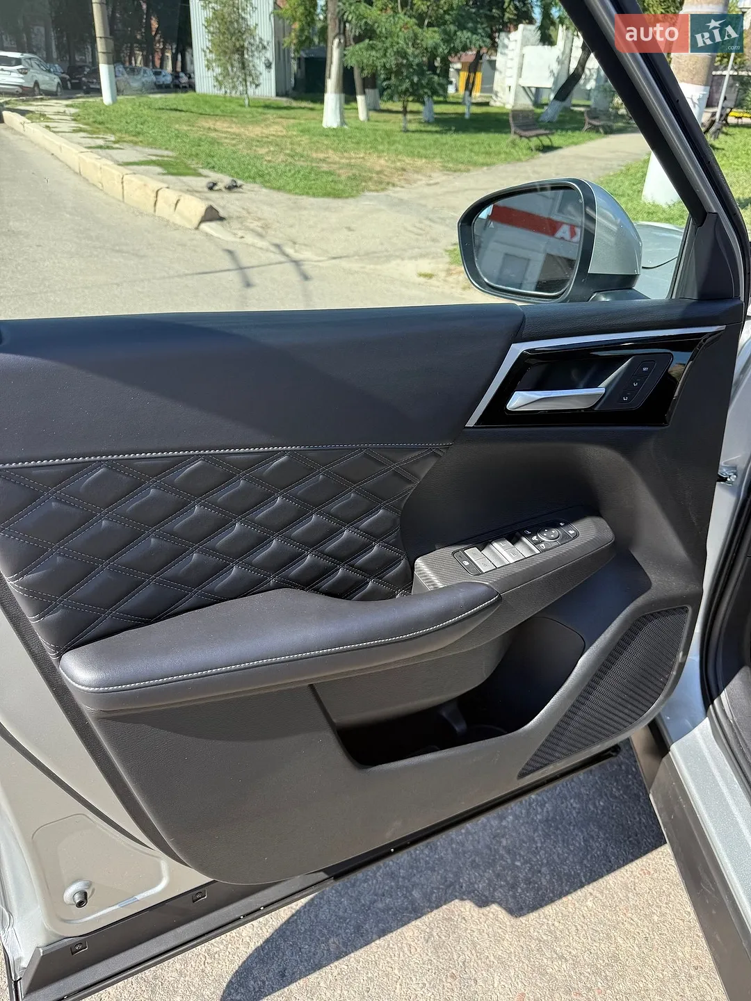 2024 Mitsubishi Outlander - мініатюра 18