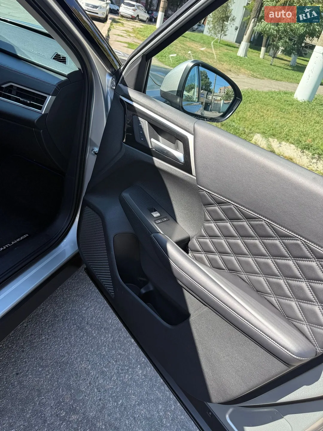 2024 Mitsubishi Outlander - мініатюра 23