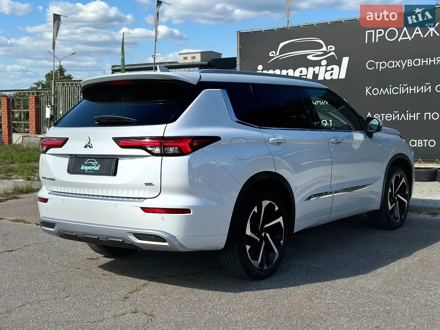 2021 Mitsubishi Outlander - мініатюра 8