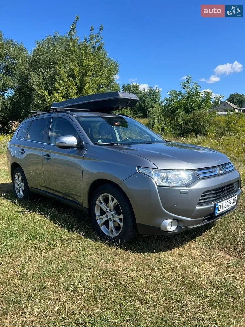 2013 Mitsubishi Outlander - фото 1