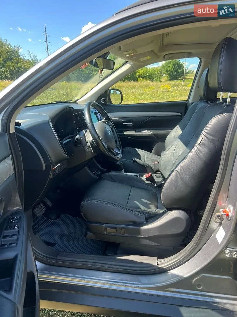2013 Mitsubishi Outlander - мініатюра 6