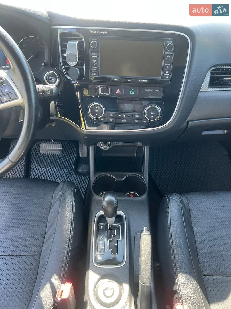 2013 Mitsubishi Outlander - мініатюра 9
