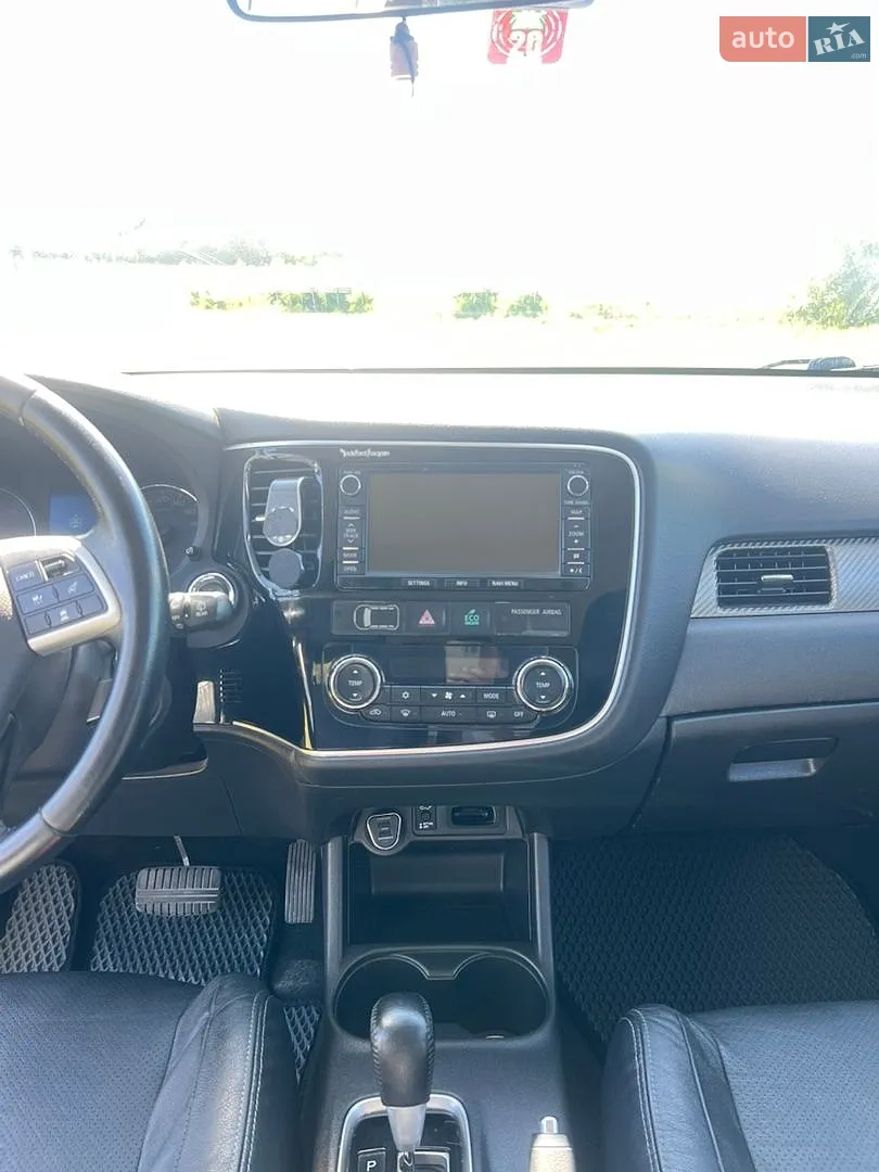 2013 Mitsubishi Outlander - мініатюра 10