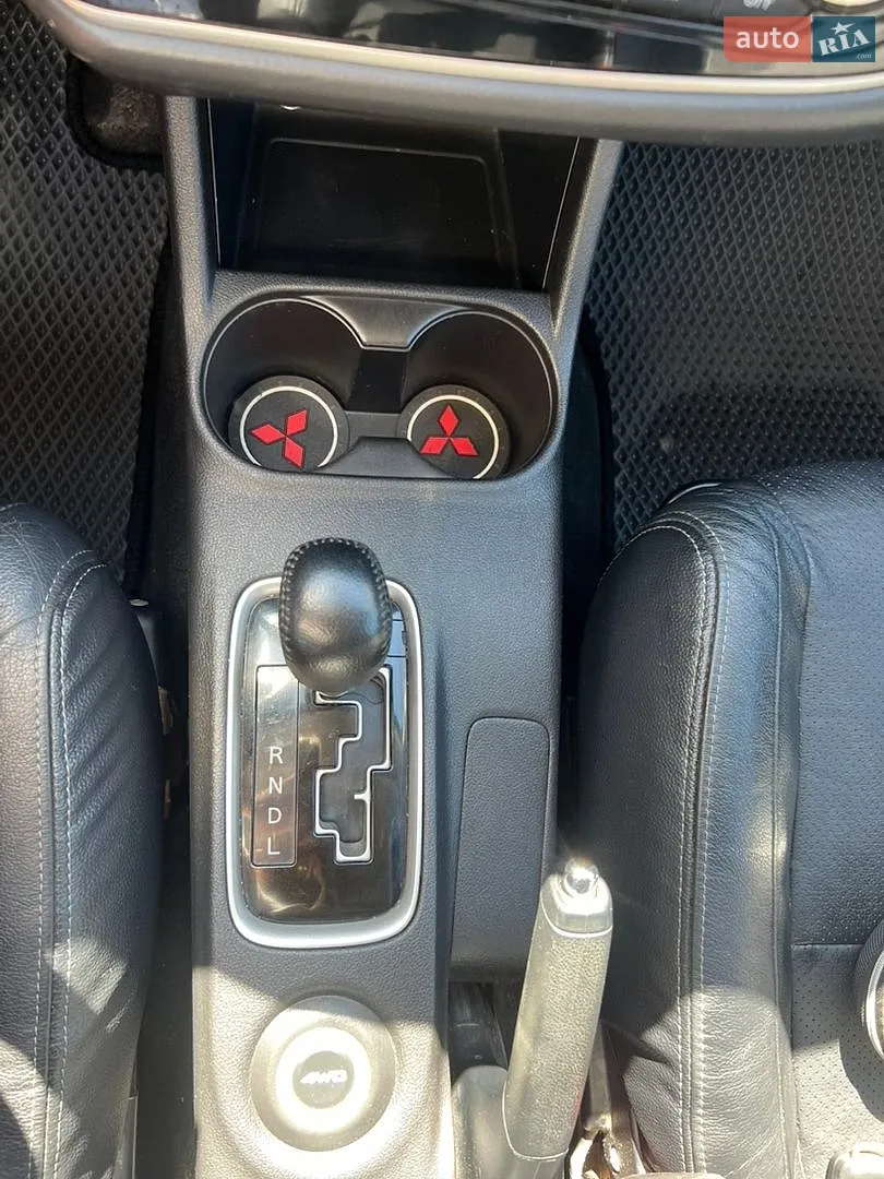 2013 Mitsubishi Outlander - мініатюра 14