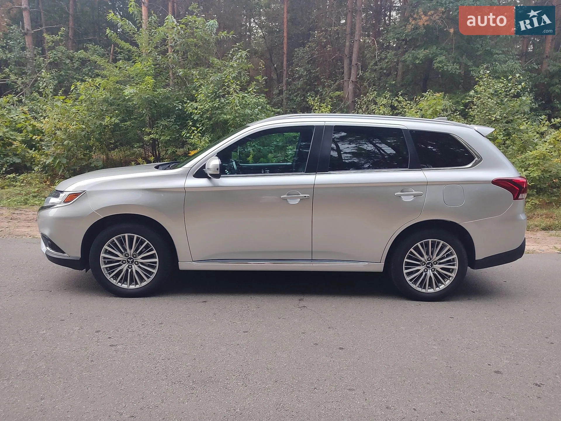 2022 Mitsubishi Outlander - мініатюра 3
